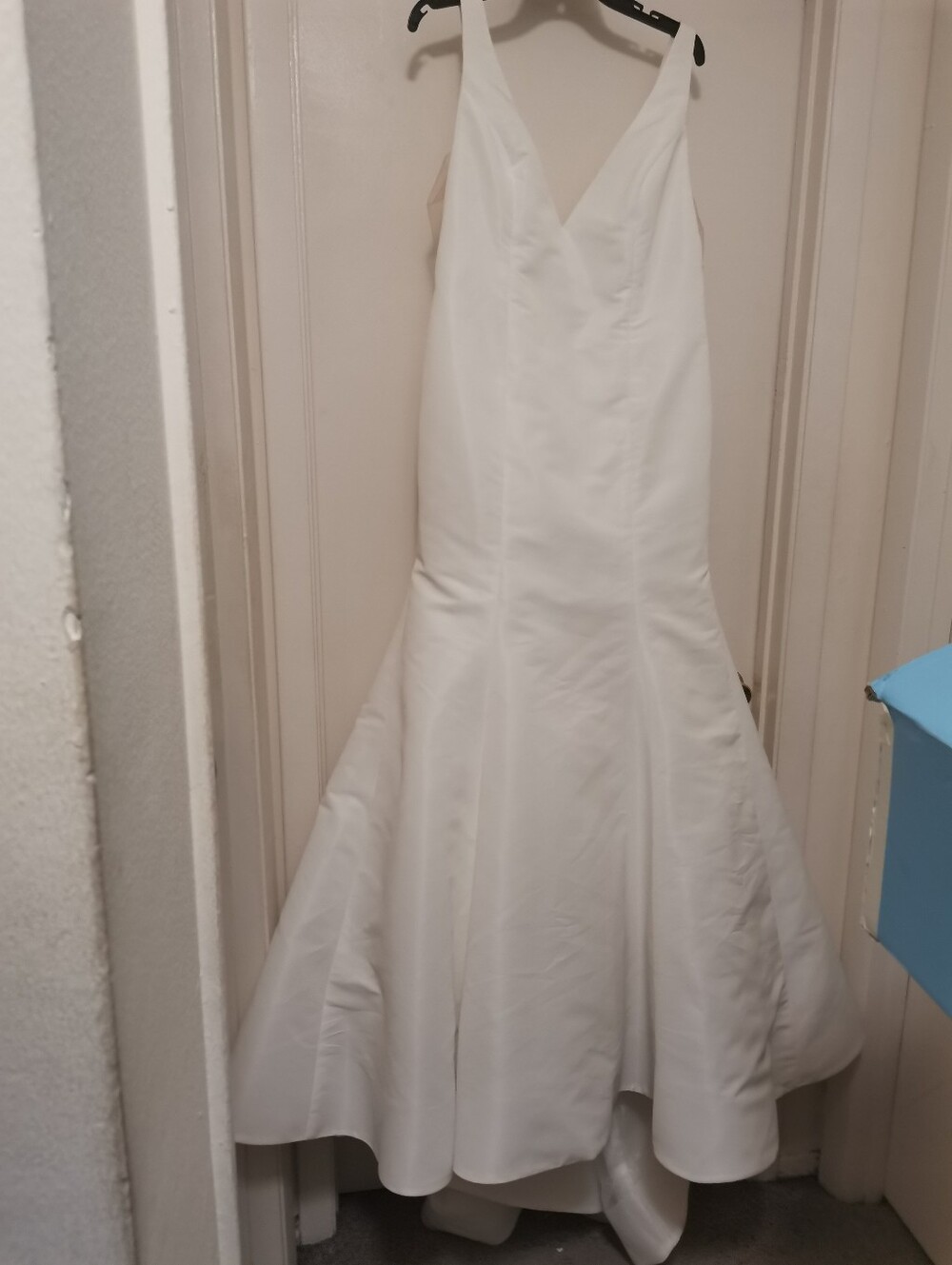 NWT LOUVIENNE IVORY WEDDING DRESS, Size:S/P